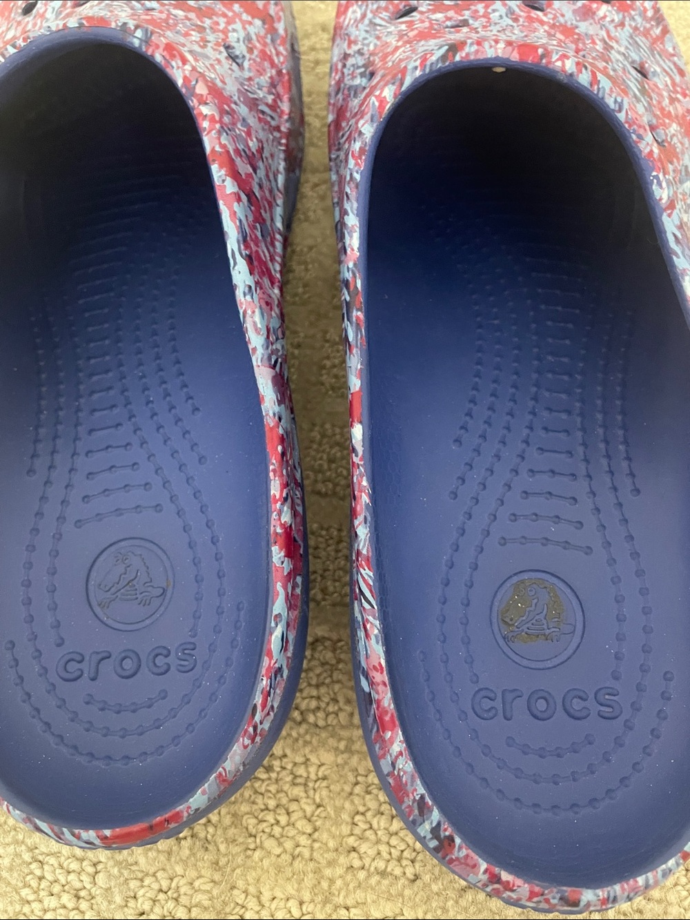 CROCS Classic Clog - Navy Interior with Red & Light Blue Speckle - Picture 2 of 5